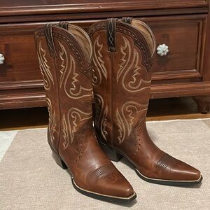 Ariat Cowgirl Boots. Brown with warm colored stitching. Womens size 10